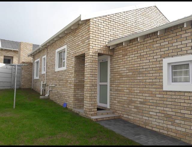 2 BEDROOM HOUSE RENTED IN SALISBURY PARK